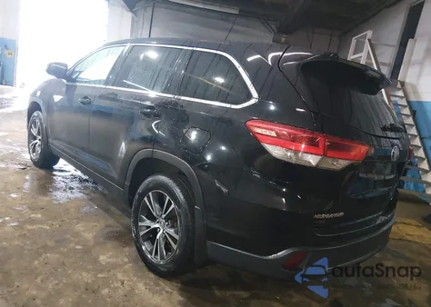 2019 Toyota Highlander Le z USA, uszkodzony, nr VIN 5TDBZRFH7KS918005